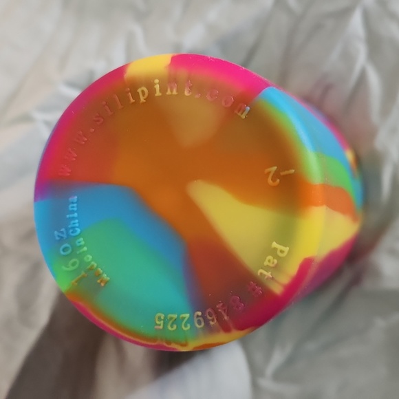 NWOT Silipint 16 oz. Silicone Pint Hippie Hops Blue Pink Yellow Green Orange - Picture 6 of 6